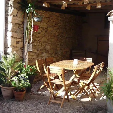 Hameau Paisible Ardouane, A Cote Voie Verte Feriehus Riols